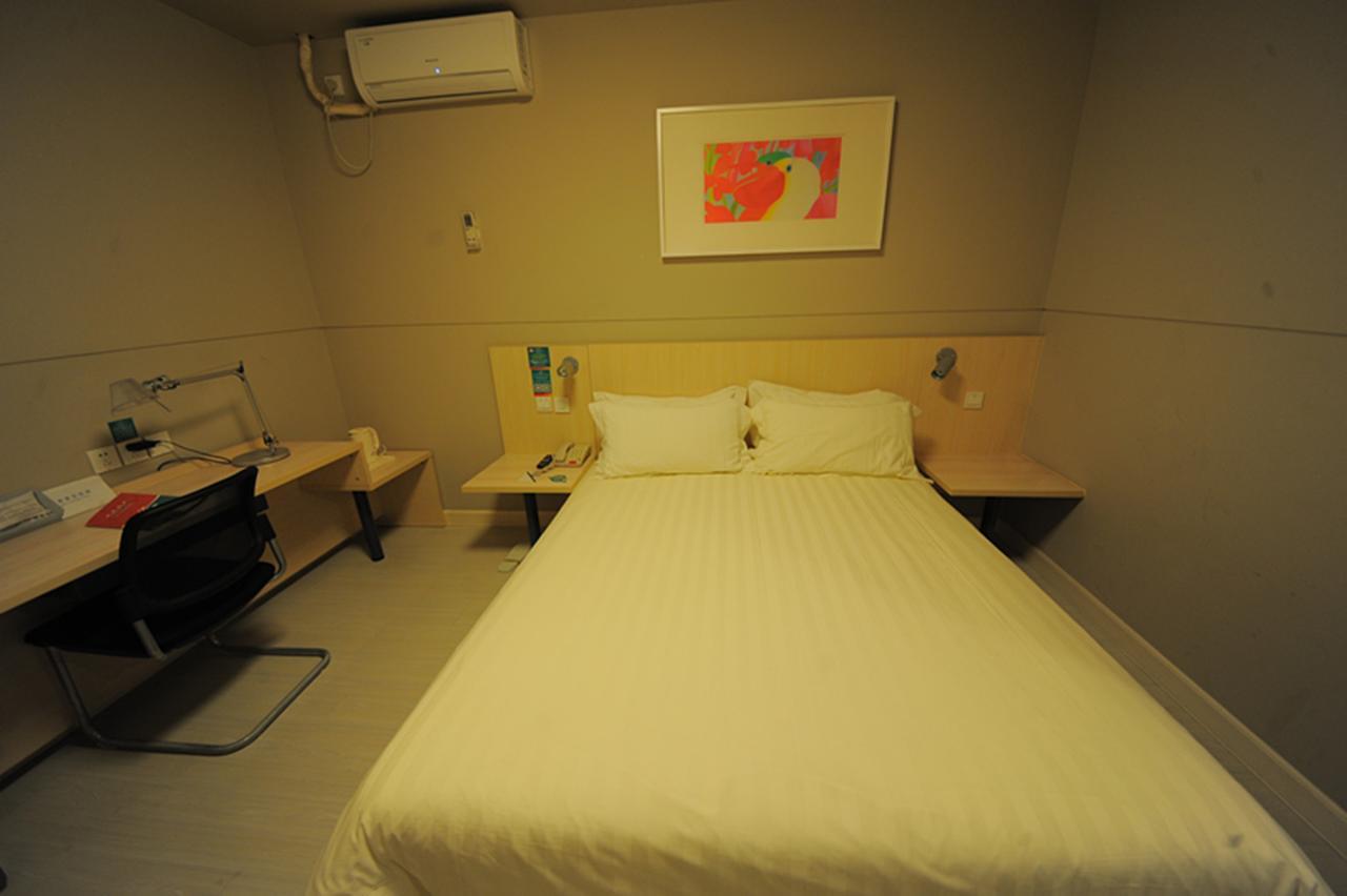 Jinjiang Inn Chengdu Chunxi Road Taiguli Hotel Exterior photo